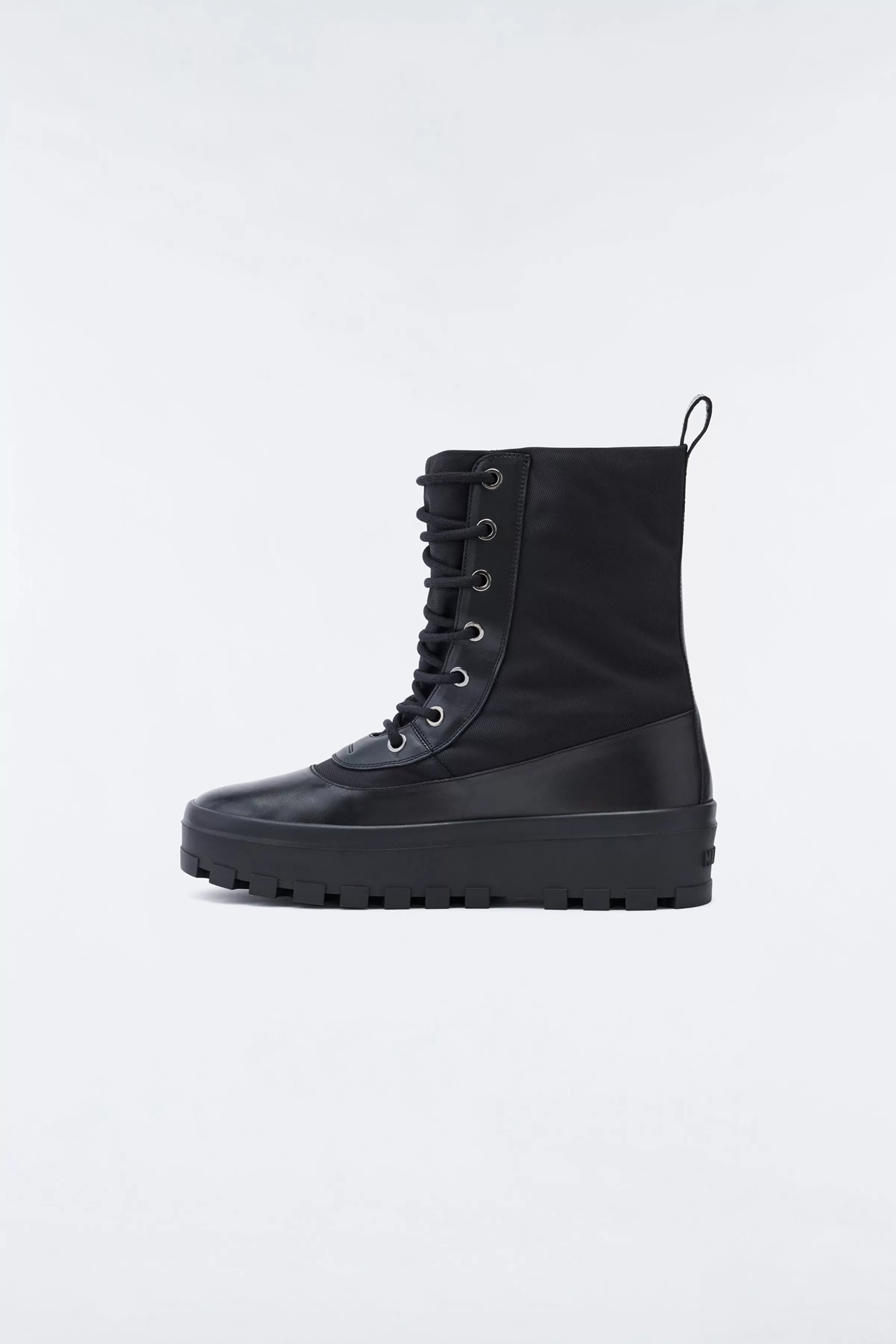 Hero, Unlined Winter Boot With Signature Lug Tread For Men | ® US | Mackage Clearance