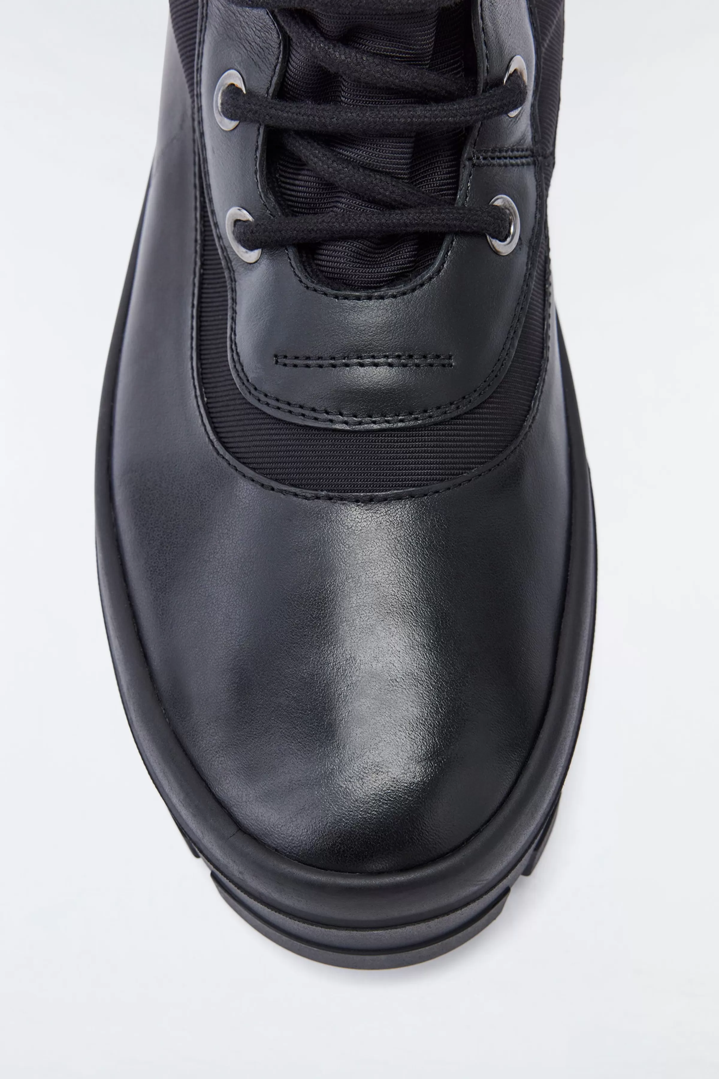 Hero, Unlined Winter Boot With Signature Lug Tread For Men | ® US | Mackage Clearance