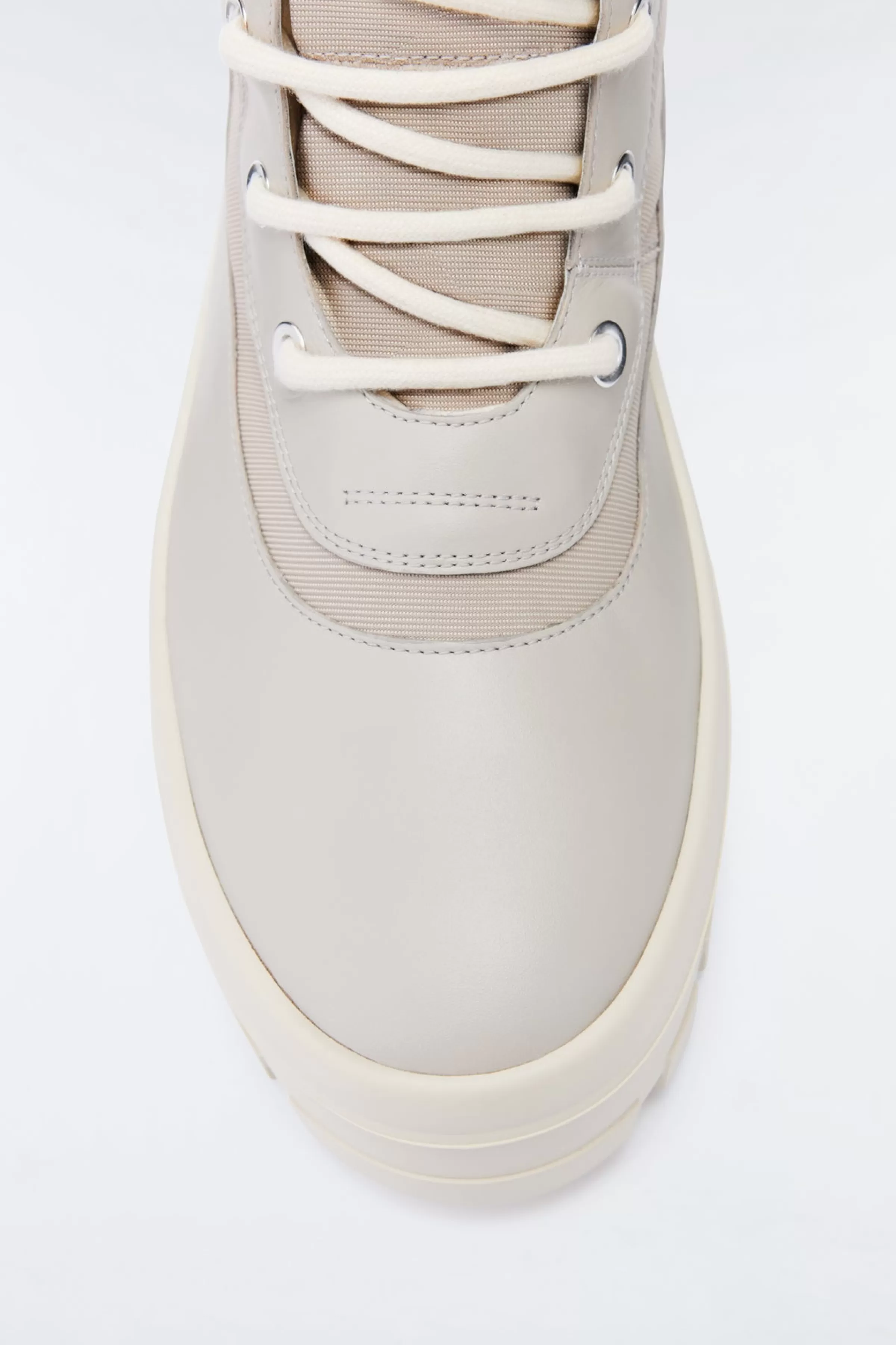 Hero, Unlined Winter Boot With Signature Lug Tread Sole For Ladies | ® US | Mackage Flash Sale