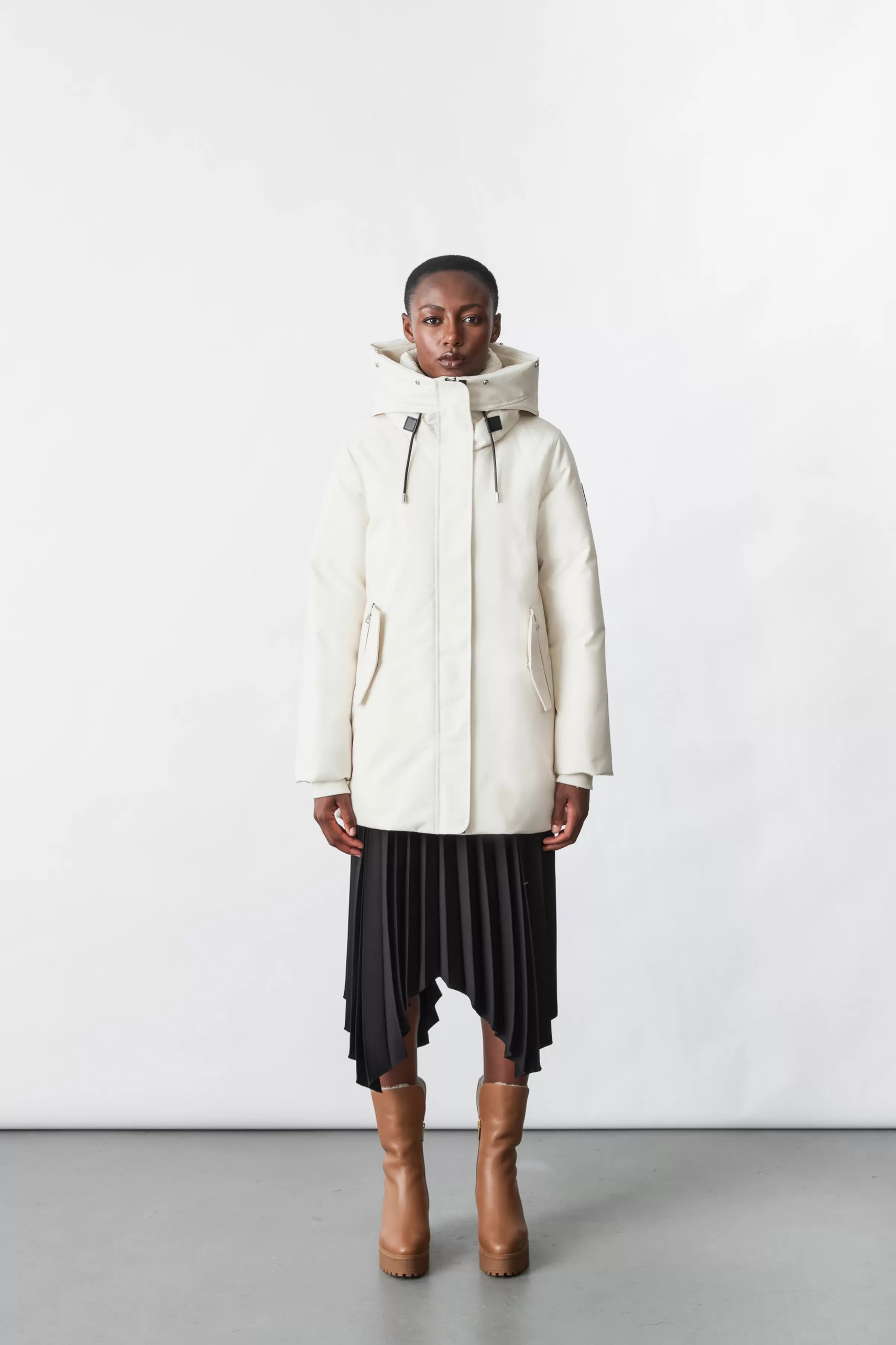 Kinslee, 2-in-1 Oversized Down Parka With Bib And Natural Fur For Ladies | ® US | Mackage Outlet