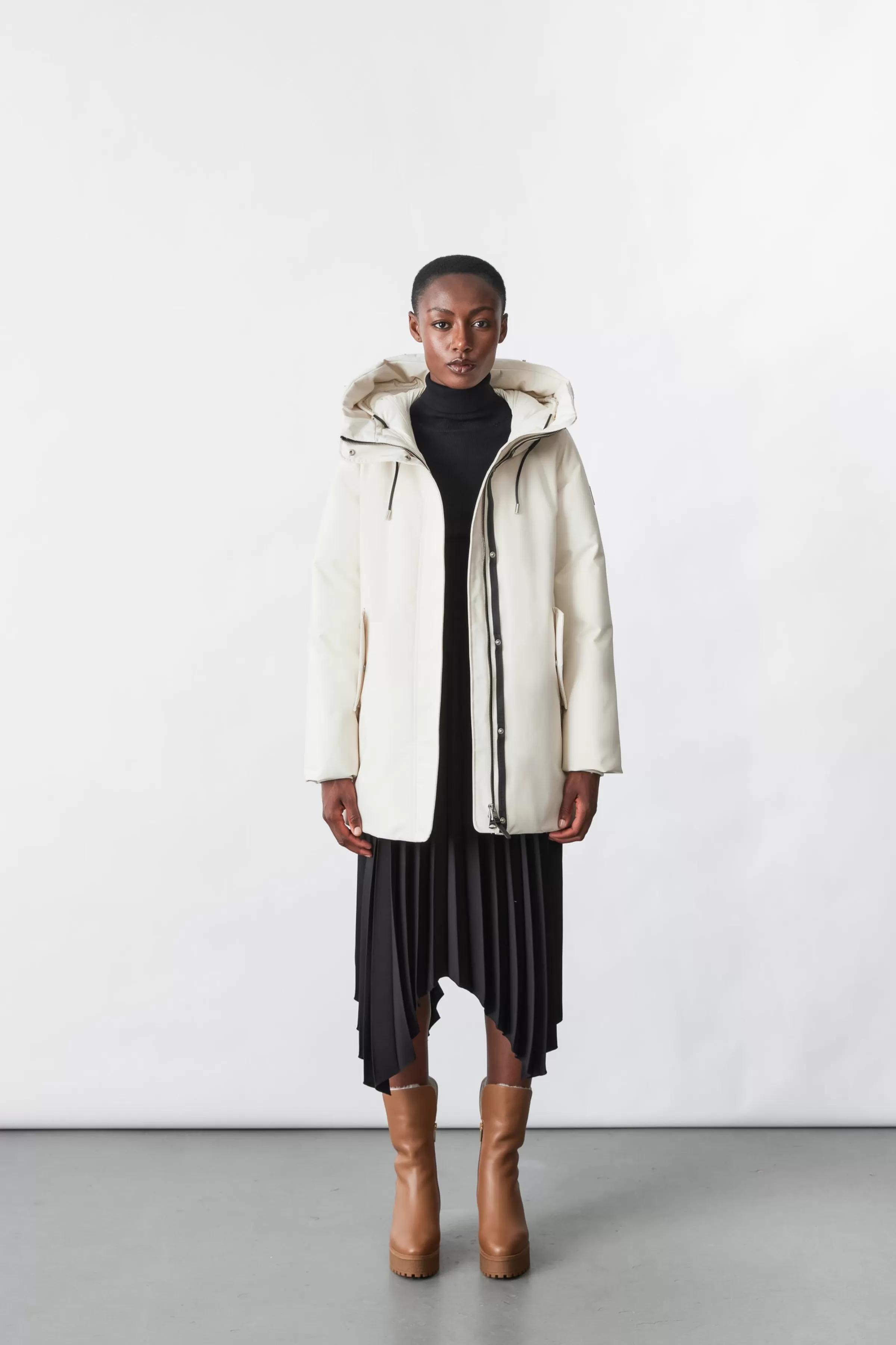 Kinslee, 2-in-1 Oversized Down Parka With Bib And Natural Fur For Ladies | ® US | Mackage Outlet