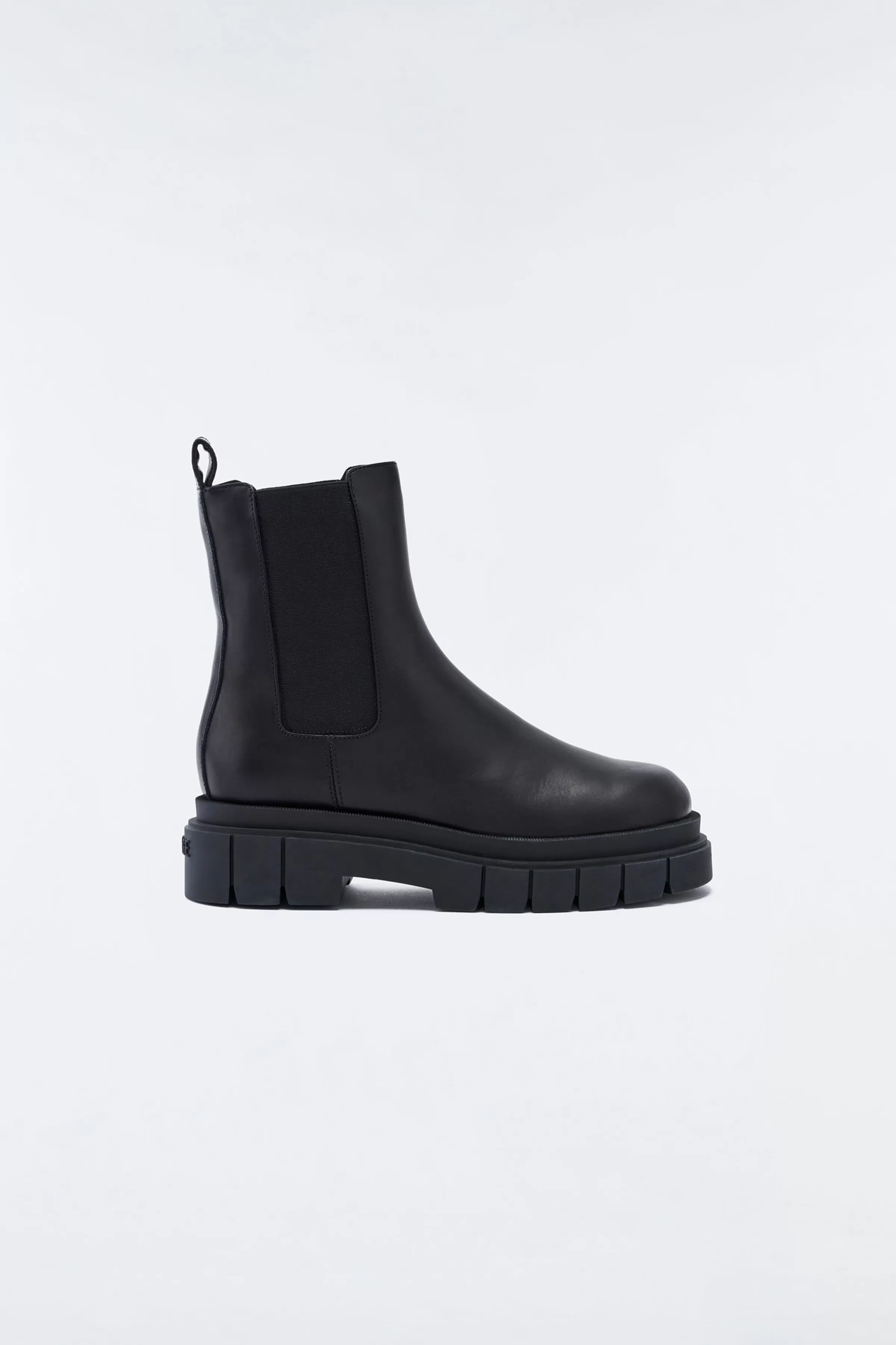 Storm, Shearling-lined (R) Leather Chelsea Boot For Ladies | ® US | Mackage Clearance