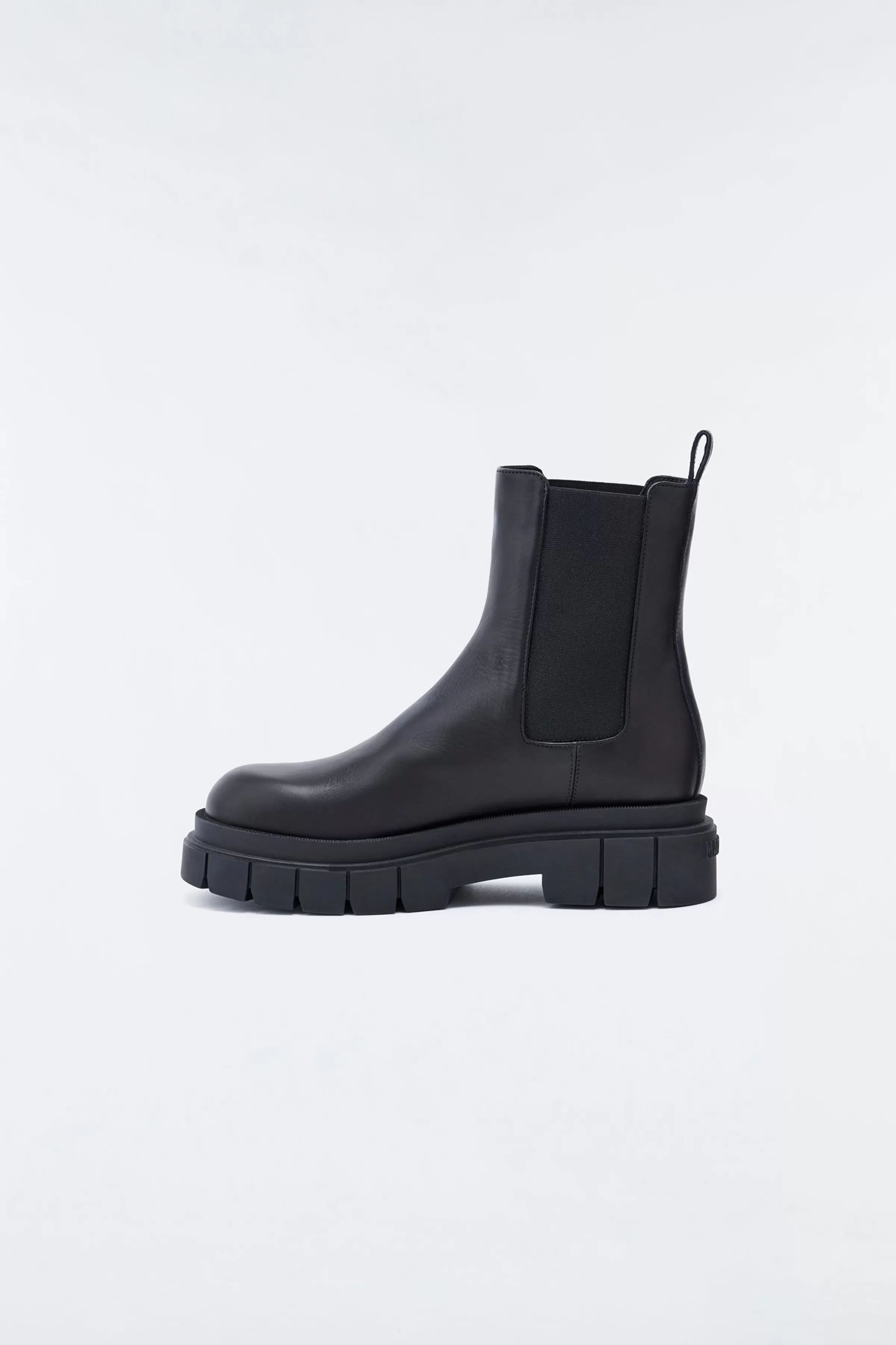 Storm, Unlined Lug Sole (R) Leather Chelsea Boot For Ladies | ® US | Mackage Hot