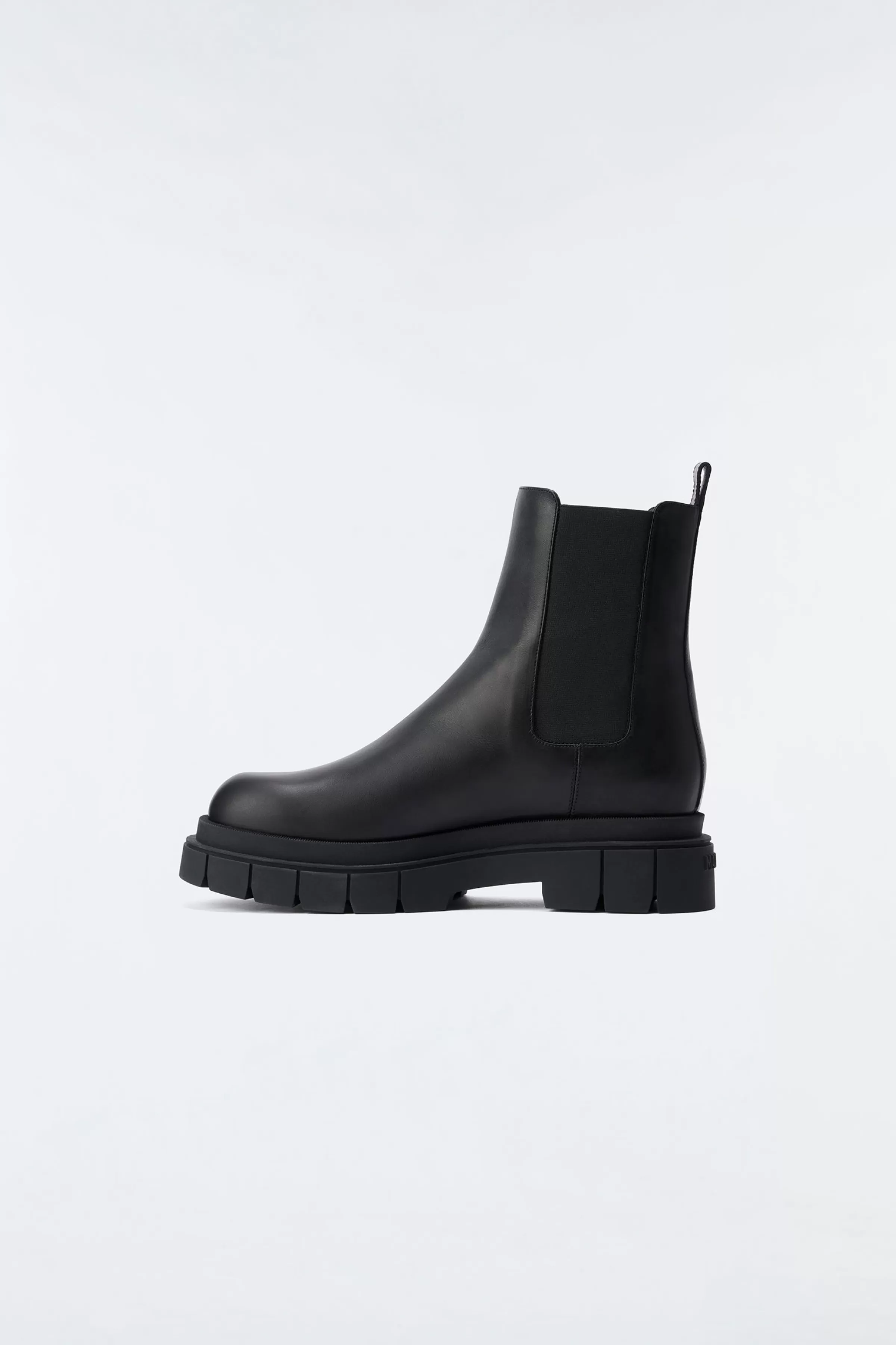 Storm, Unlined Lug Sole (R) Leather Chelsea Boot For Men | ® US | Mackage Best