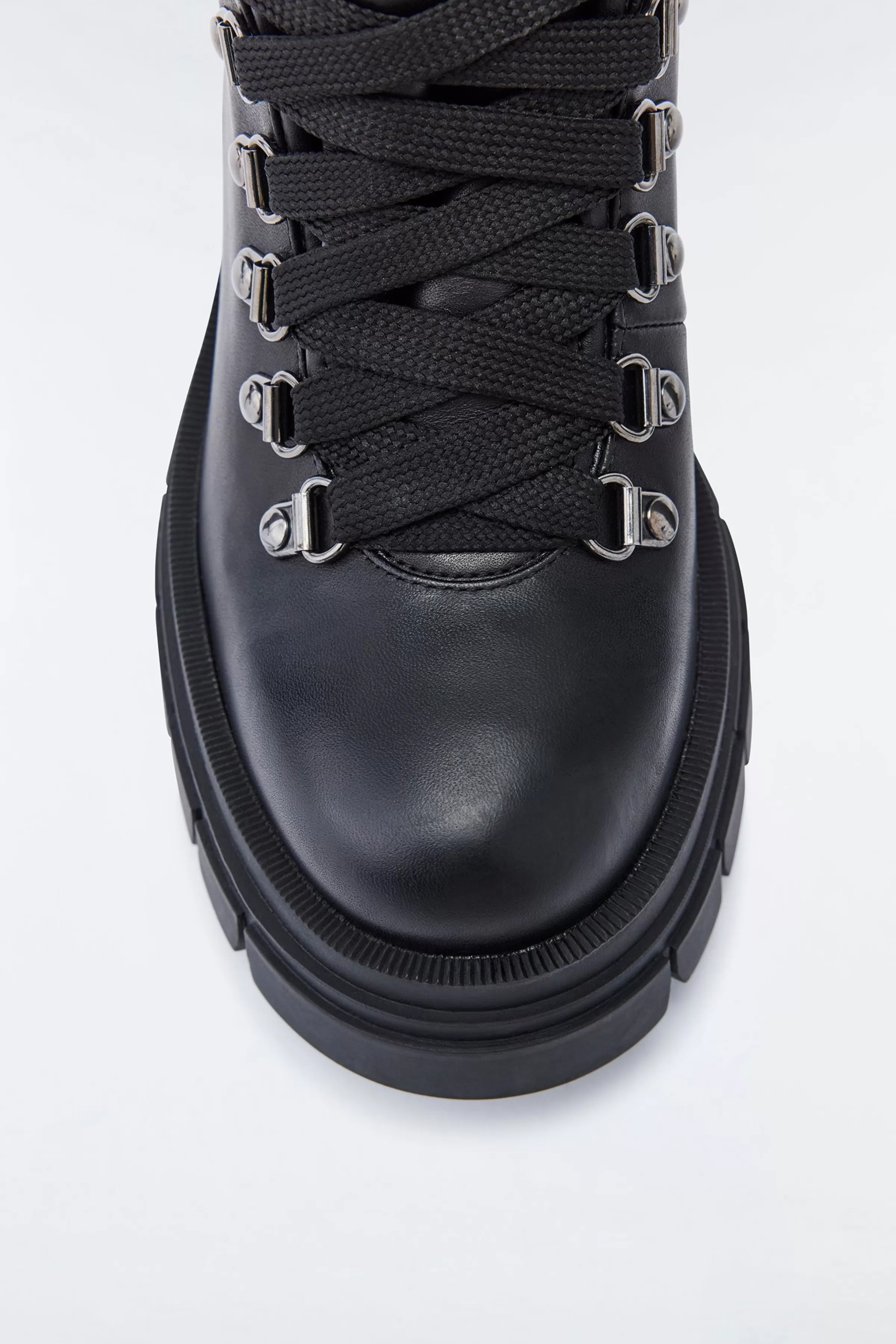 Summit, Unlined (R) Leather Ankle Boot For Ladies | ® US | Mackage Fashion